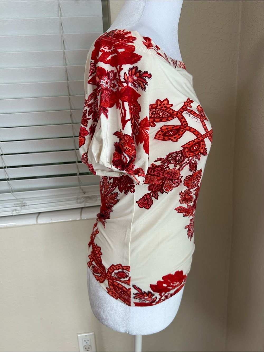 Vintage Roberto Cavalli Cream/White Off-Shoulder Top w/ Red Floral Size 42 or Md - Picture 8 of 13
